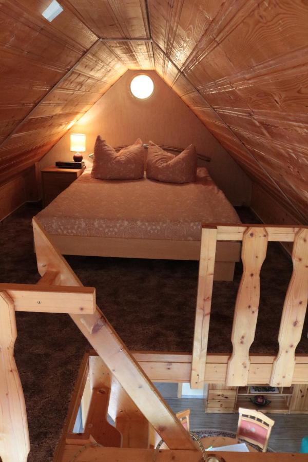 Ferienwohnung Bock Im Seenland ホイエルスヴェルダ エクステリア 写真